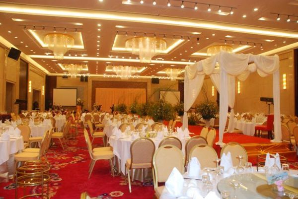 北京世纪华天大酒店婚宴价格_北京世纪华天大酒店怎么样-第3张图片-俊逸知识馆