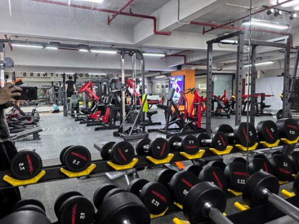 健身房一个月多少钱_如何选择适合自己的健身房-第3张图片-俊逸知识馆