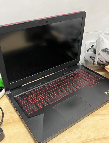 华硕飞行堡垒怎么样_值得买吗-第1张图片-俊逸知识馆