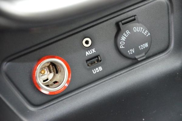 aux接口有什么用_aux接口和line in区别-第1张图片-俊逸知识馆