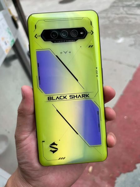 黑鲨游戏手机怎么样_值得买吗-第1张图片-俊逸知识馆