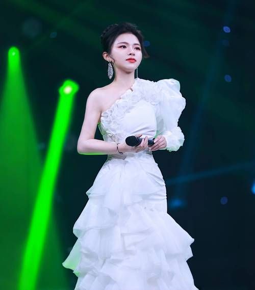 怎么样歌手是谁_怎么样歌手资料介绍-第1张图片-俊逸知识馆