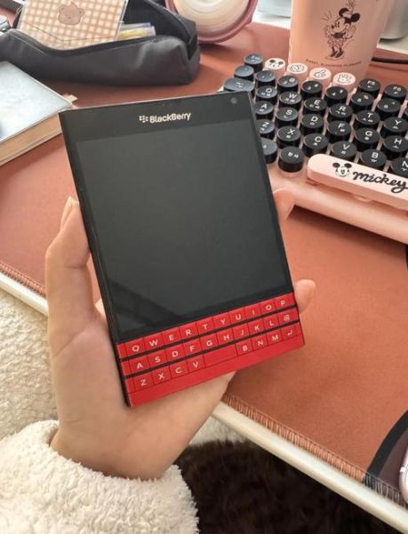 黑莓手机怎么样_黑莓手机还能用吗-第1张图片-俊逸知识馆 黑莓手机怎么样_黑莓手机还能用吗-第1张图片-俊逸知识馆